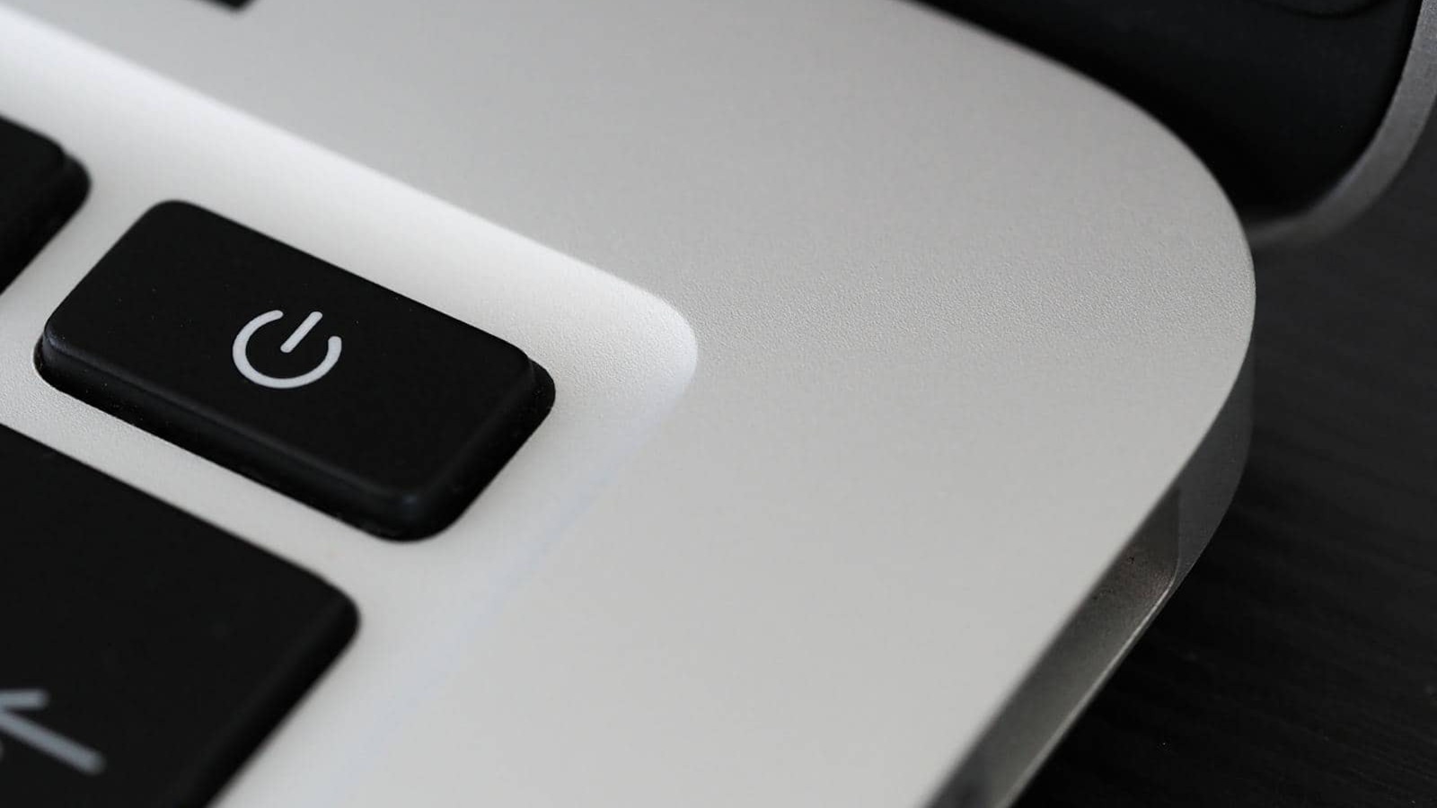 How to boot Dell Alienware 17 R4 Laptop without Power Button?